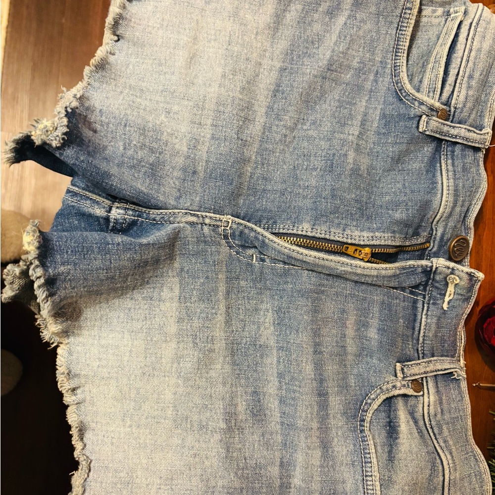 Wrangler Women's Retro High-Rise Denim Shorts - pre-owned, great condition!